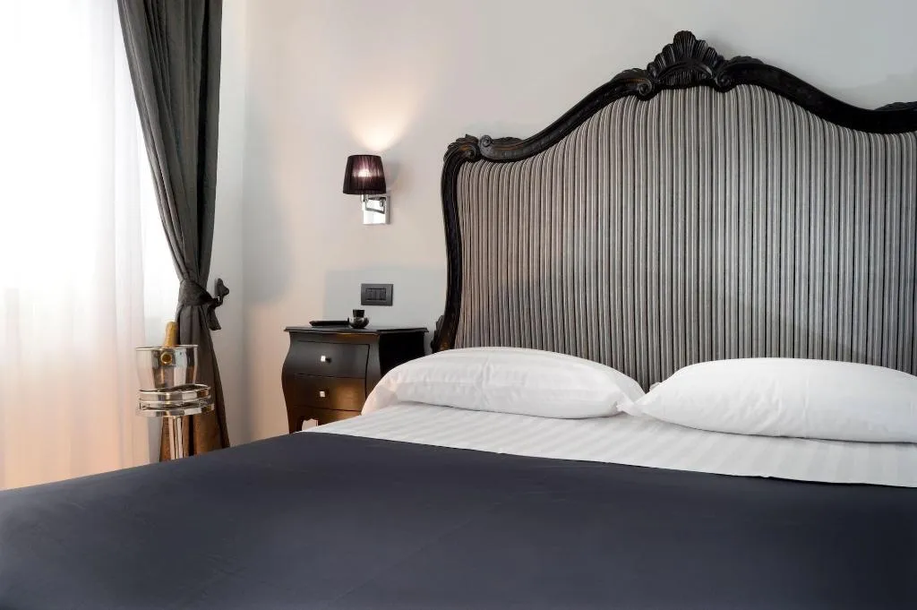 Room, Barbarella Suite, Naples