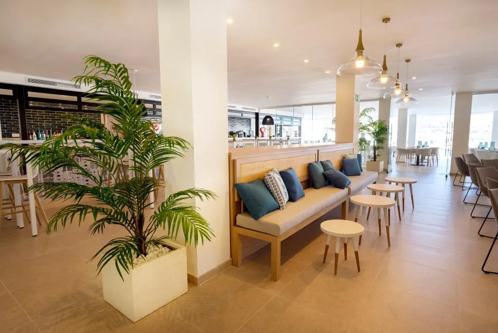 Bar, Parque Nereida Suites Hotel, Majorca