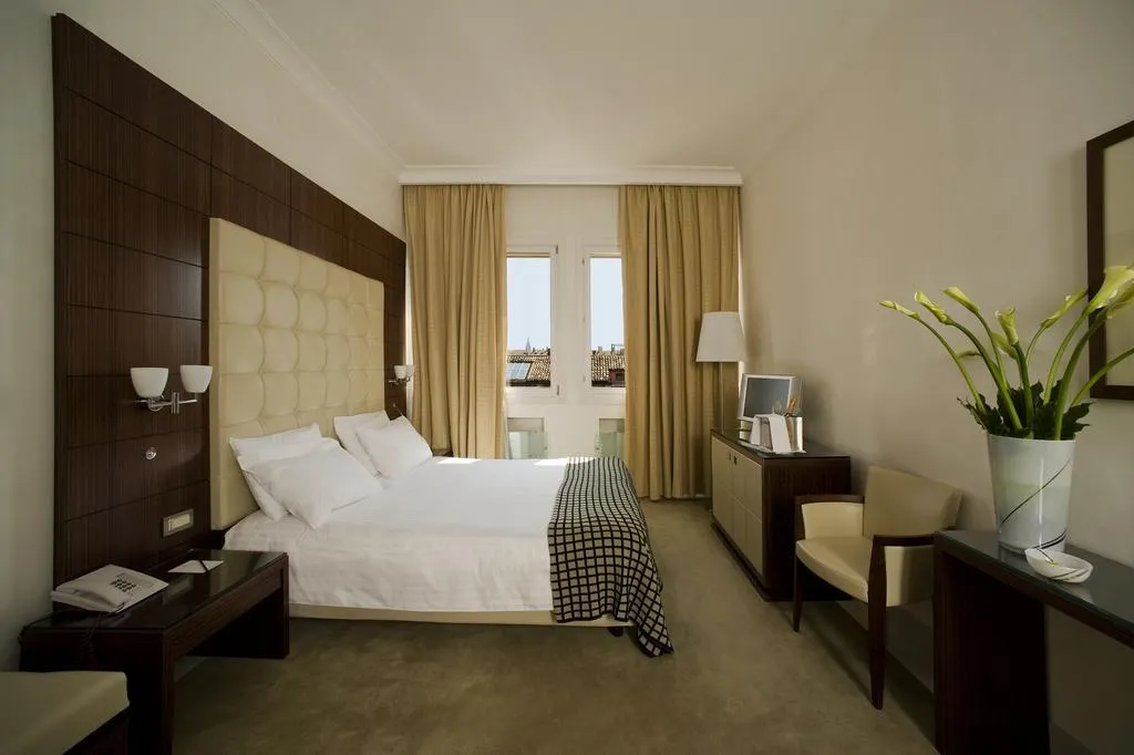 Double or Twin EXECUTIVE Room, Bonvecchiati Palace, Venice