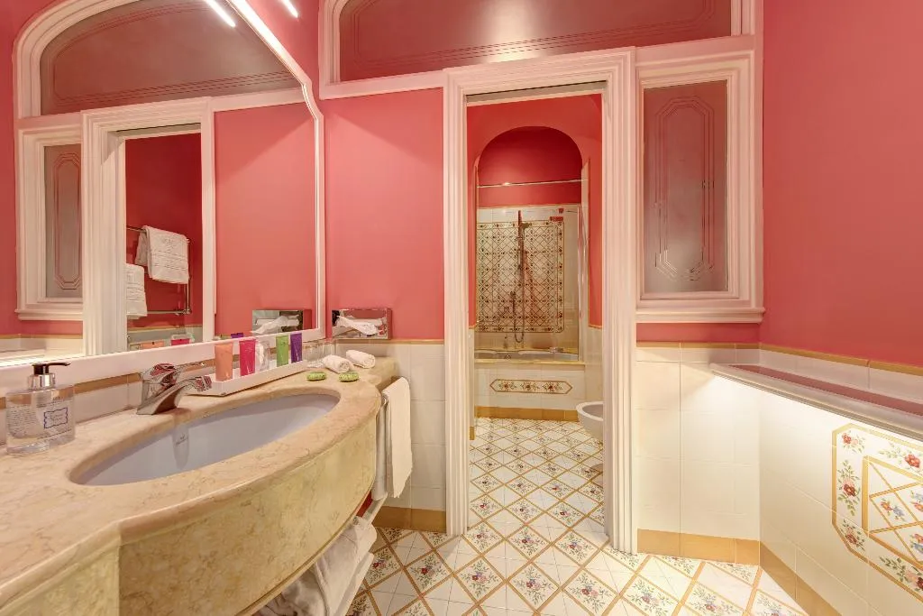 Double or Twin PREMIUM SEA VIEW Room, Grand Hotel Royal, Naples