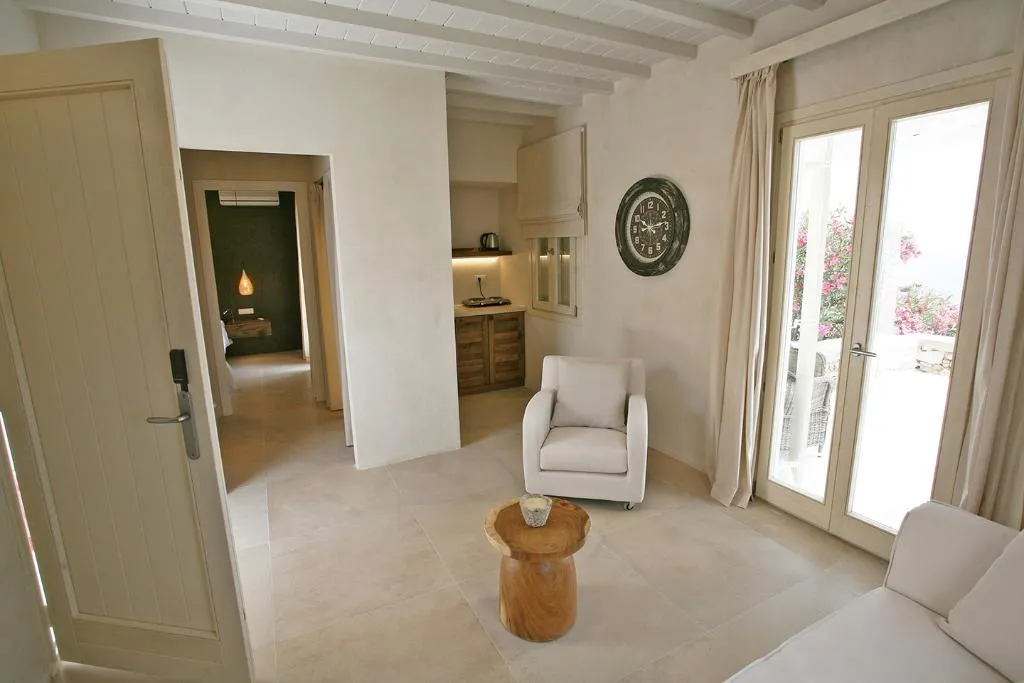 JUNIOR SUITE WITH JACUZZI Room, Atlantis Beach Residence, Mykonos