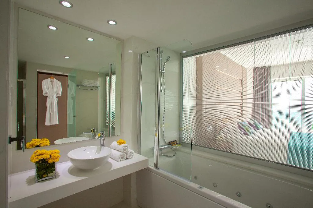SUITE SEA VIEW WITH PRIVATE POOL Room, King Evelthon Beach Hotel & Resort, Cyprus
