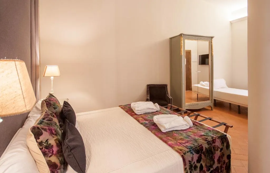 TRIPLE DELUXE Room, Palacio Pinello, Seville