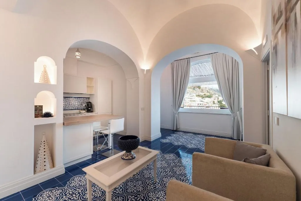 DOUBLE TWO QUEEN BEDS Room, Villa Magia, Naples