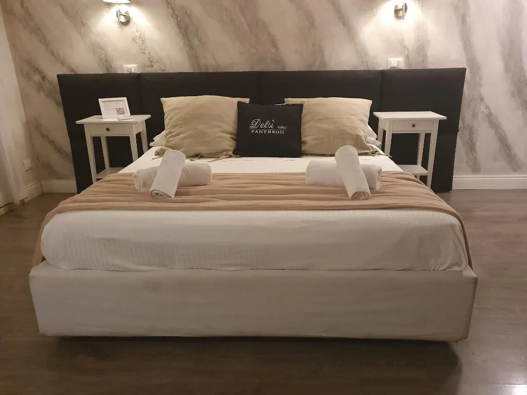 Room, Delsi Suites Pantheon, Rome