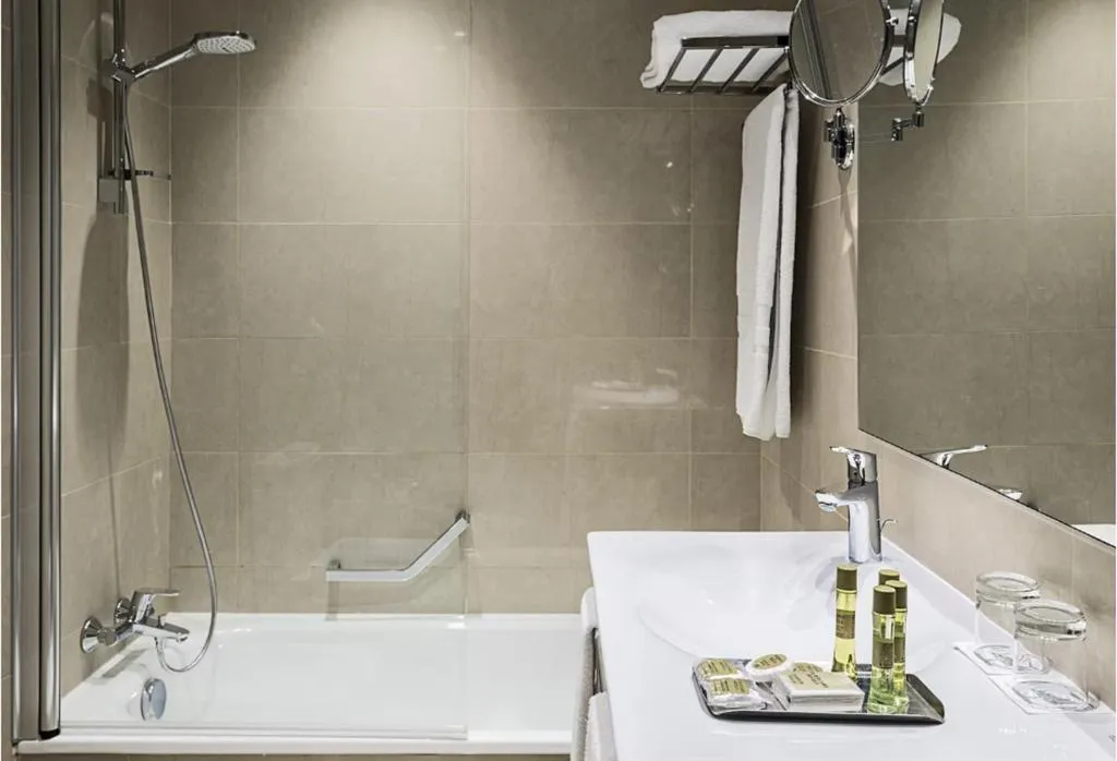 TRIPLE STANDARD Room, Eurostars Regina, Seville