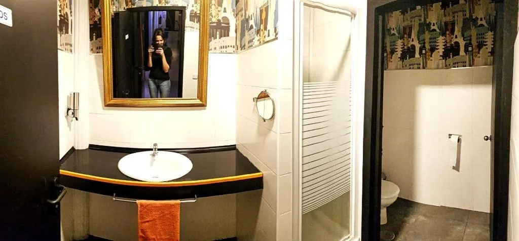 Room, Hostels Meetingpoint, Madrid