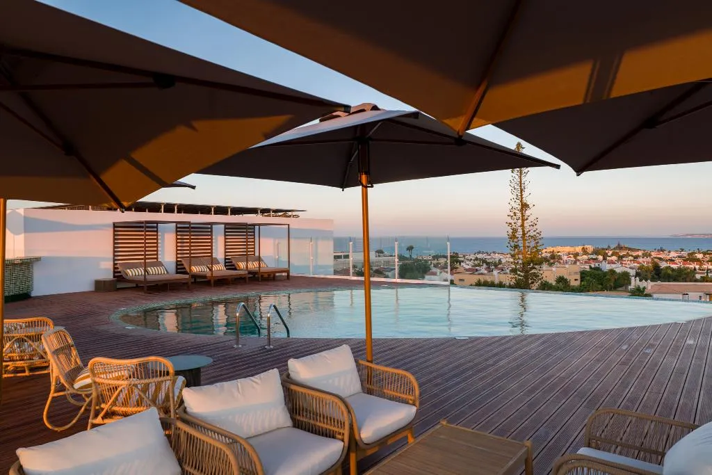 Pool, Castelo Suites Hotel, Algarve