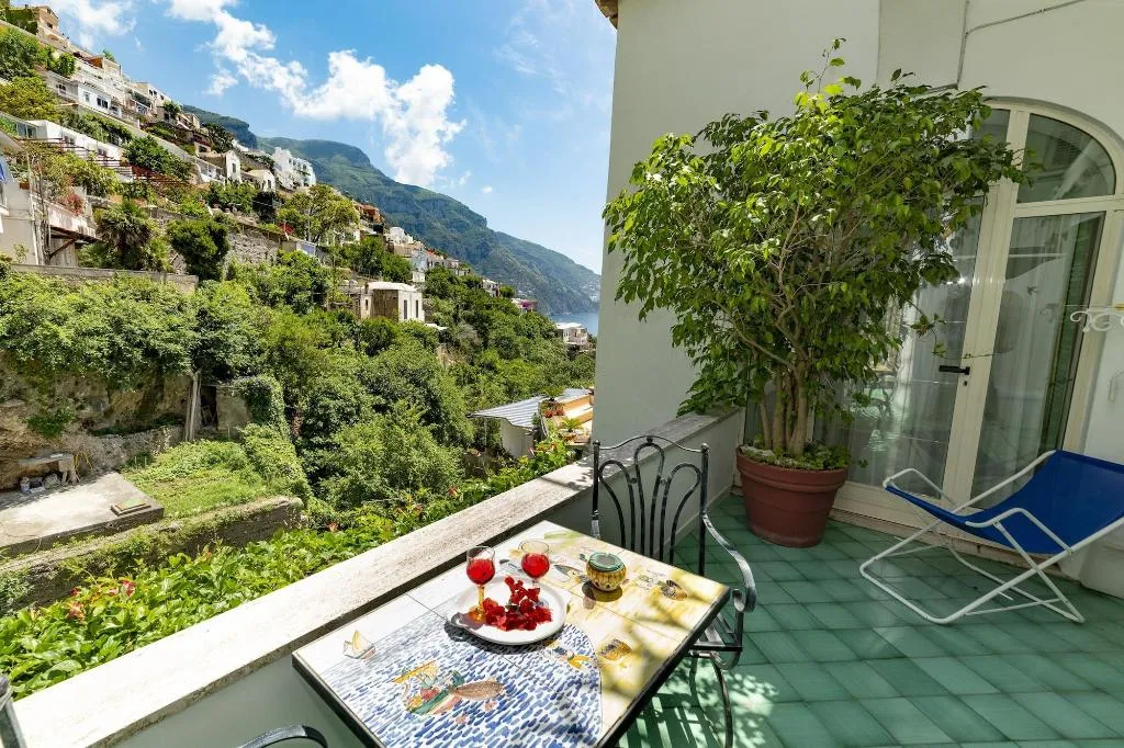Room, Casa Teresa, Naples