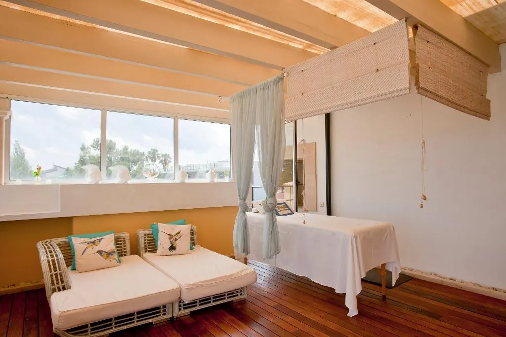 Sports and Entertainment, Galeon Suites, Majorca