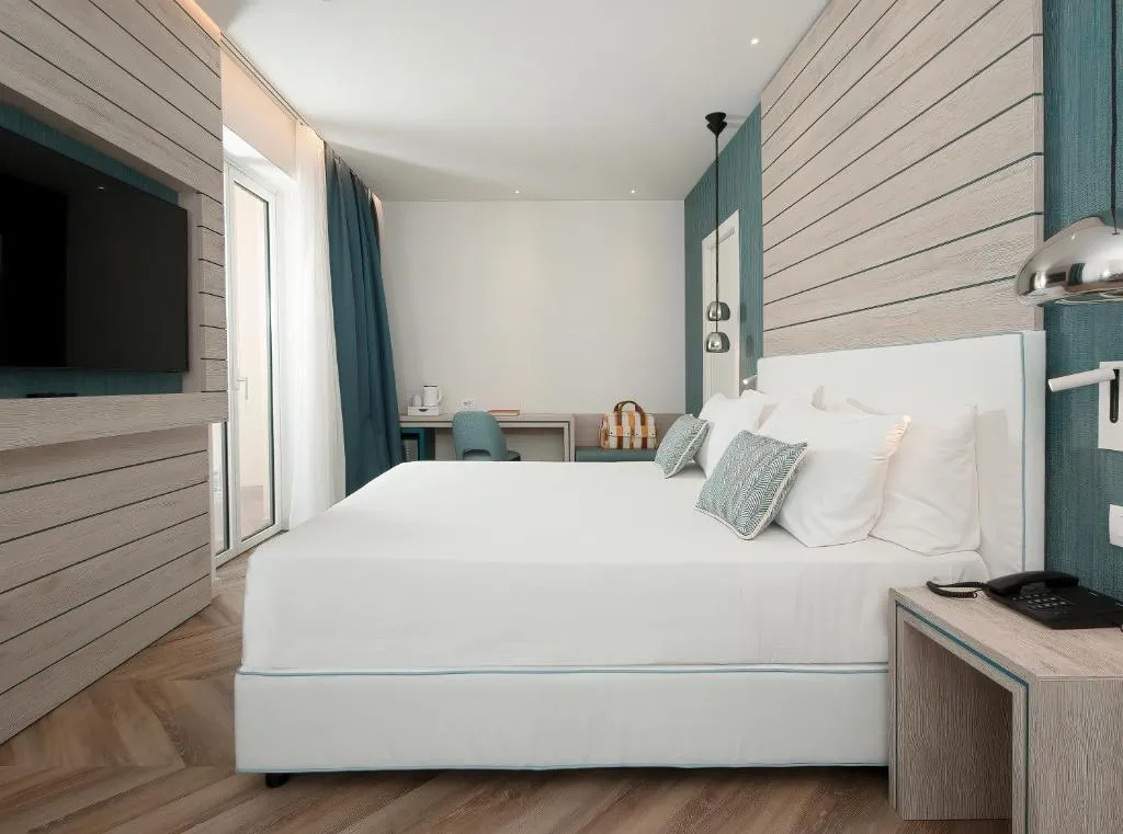DOUBLE COMFORT Room, Tirrenia Hotel, Naples