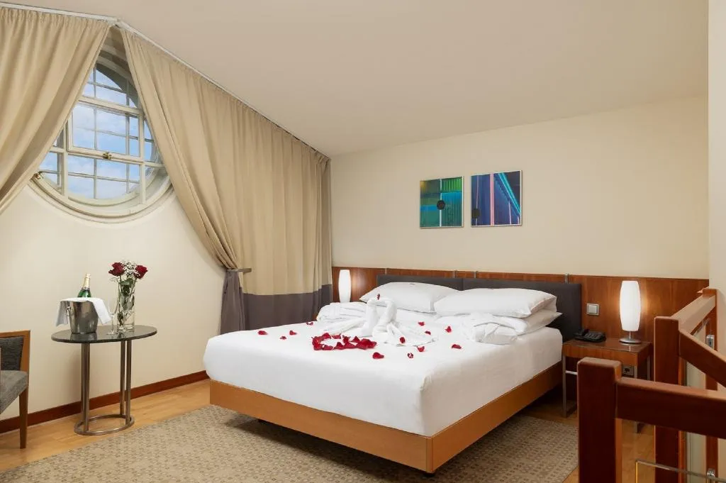 Room SUPERIOR QUEEN BED Room, K+K Hotel Central, Prague