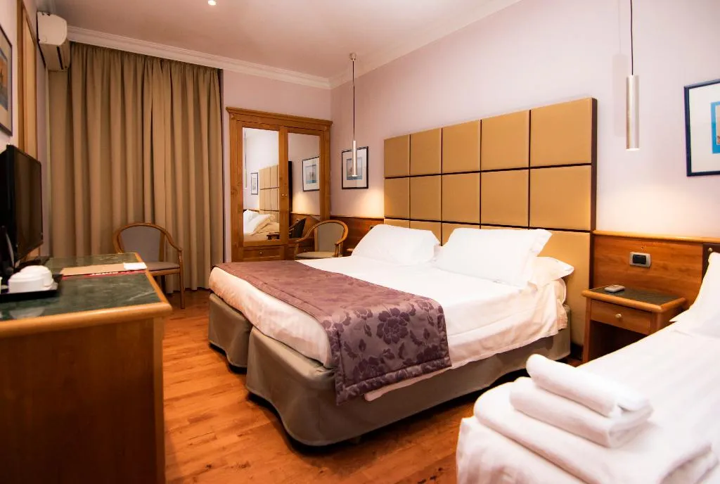 TRIPLE STANDARD Room, Giolli Nazionale, Rome