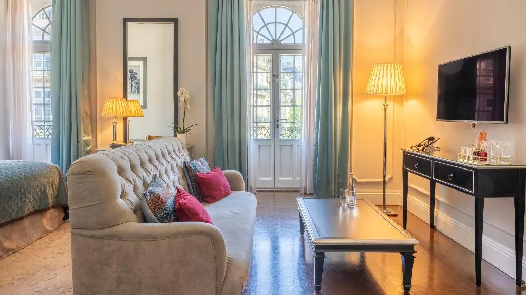 JUNIOR SUITE KING SIZE BED Room, InterContinental Porto Palacio das Cardosas, Porto