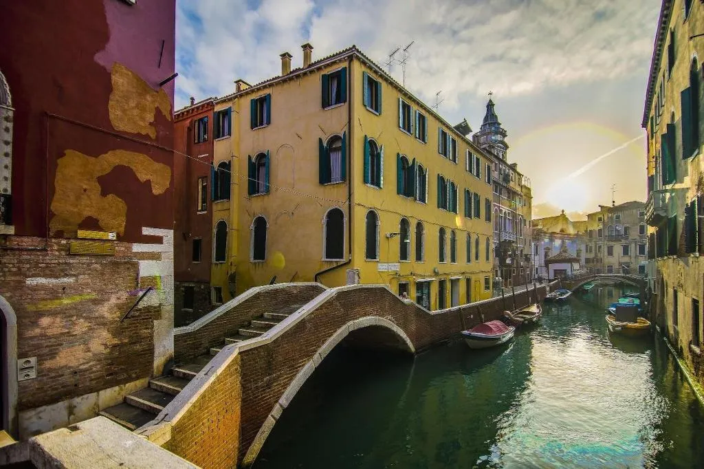 Sports and Entertainment, B&B Le Marie, Venice