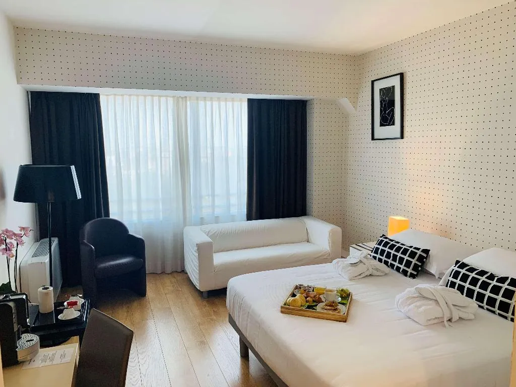 DOUBLE KING SIZE BED Room, Hotel Blaise & Francis, Milan
