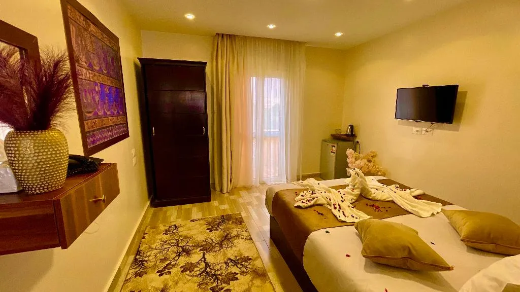 DOUBLE SUPERIOR KING BED Room, Nemes Pyramids View Inn, Cairo