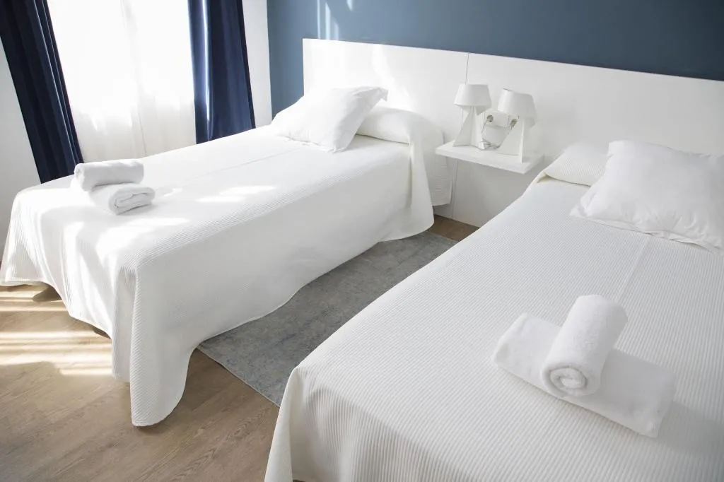 Room, L'Esplai Valencia, Valencia