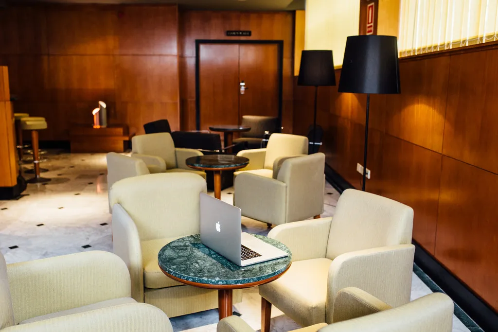 Lobby, Malcom and Barret, Valencia