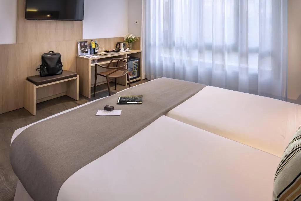 Double or Twin DELUXE WITH VIEWS Room, Serhs Rivoli Rambla, Barcelona