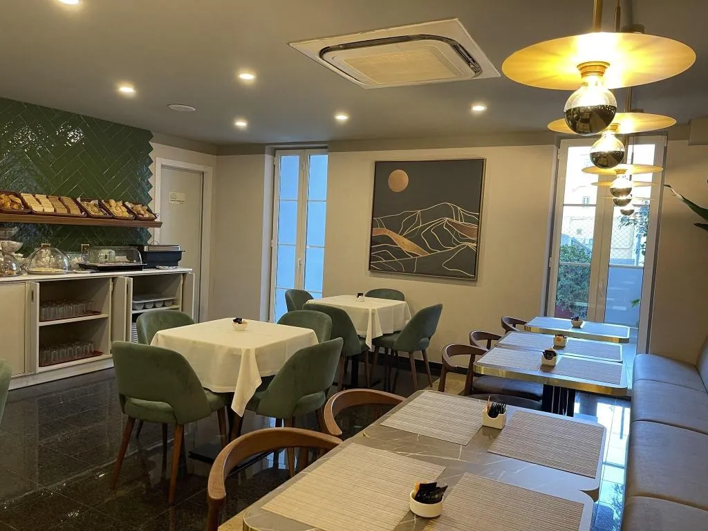 Restaurant, Sete Colinas, Lisbon