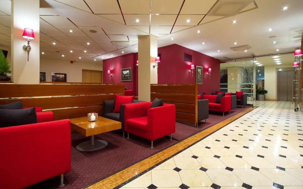 Bar, Radisson Blu Ridzene Hotel, Riga