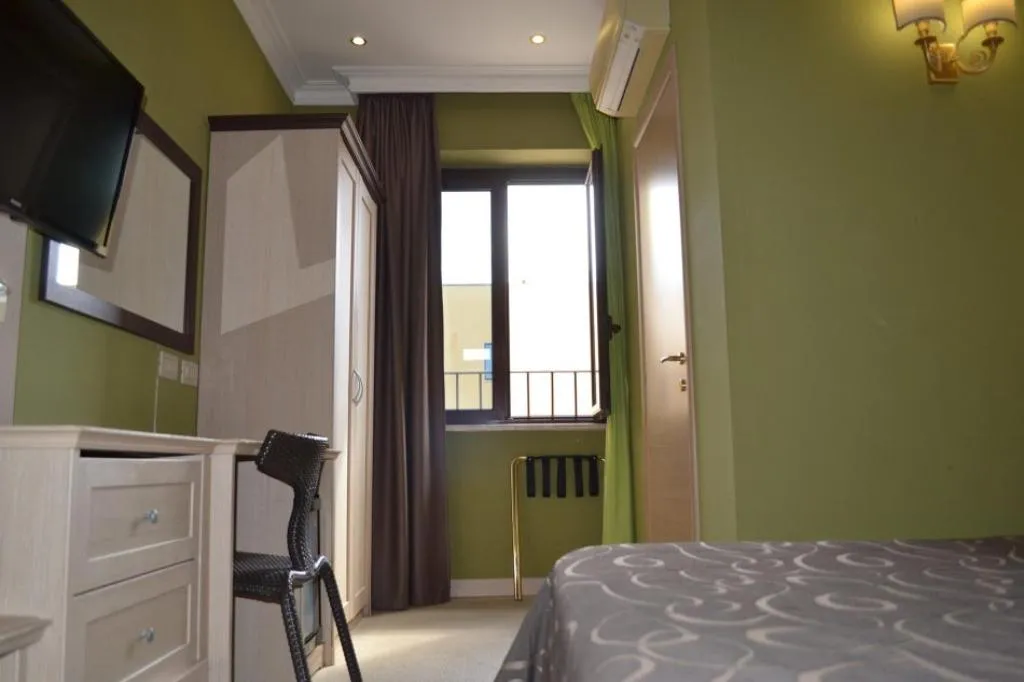 Double or Twin STANDARD Room, Galileo, Rome