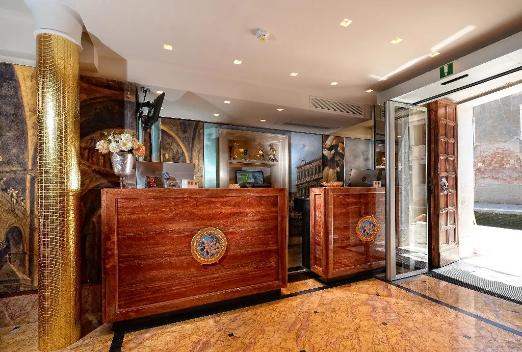 Lobby, Palazzetto Madonna, Venice