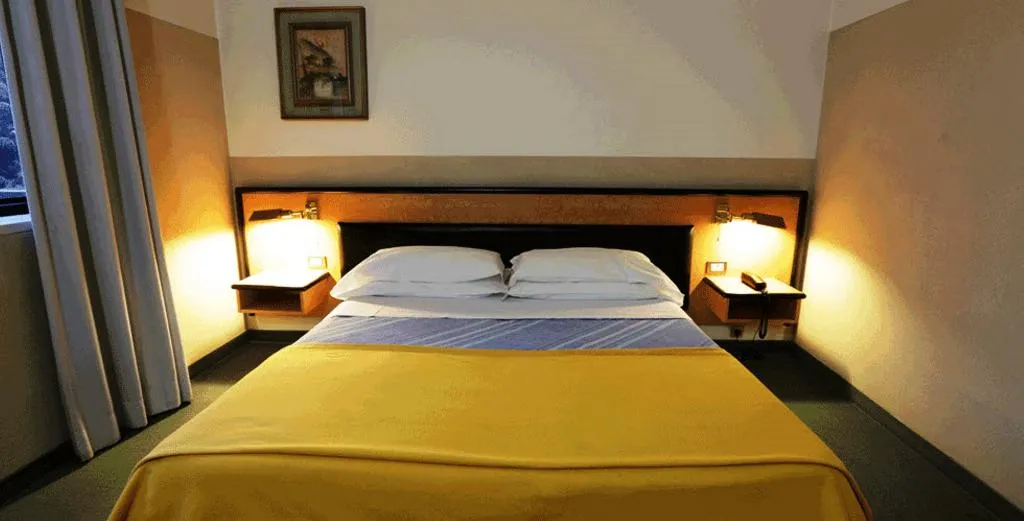 DOUBLE STANDARD Room, Art & Hotel Treviolo, Milan