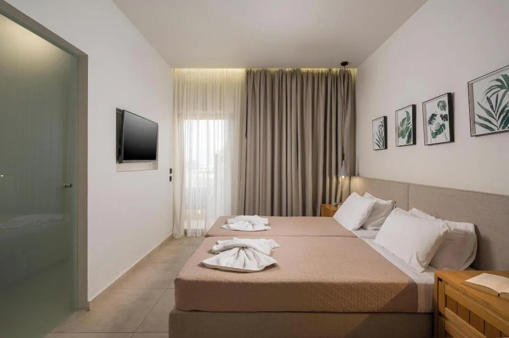 Room, Petritos Rooms And Studios, Crete