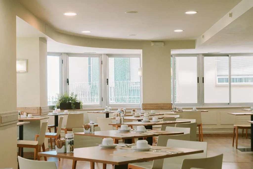 Restaurant, Hotel Alicante Gran Sol Affiliated by Melia, Costa Blanca