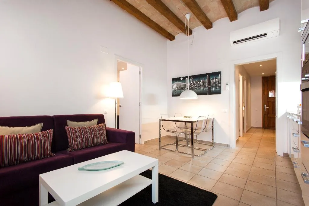 APARTMENT CAPACITY 2 TWO BEDROOMS Room, Dailyflats Barcelona Center, Barcelona