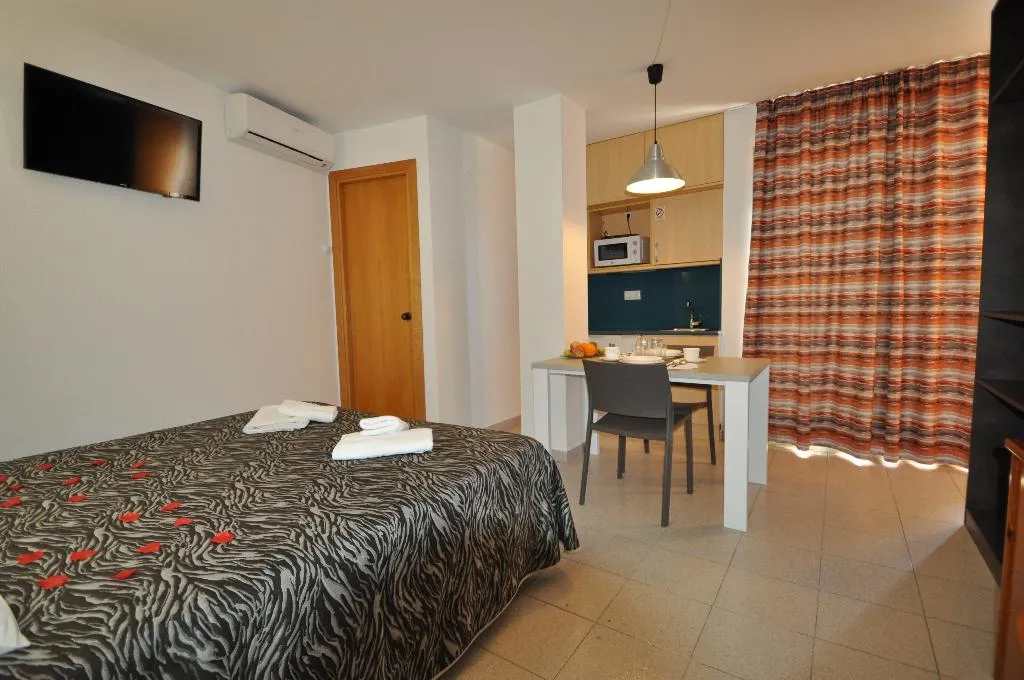 STUDIO CAPACITY 3 Room, Safari, Costa Brava
