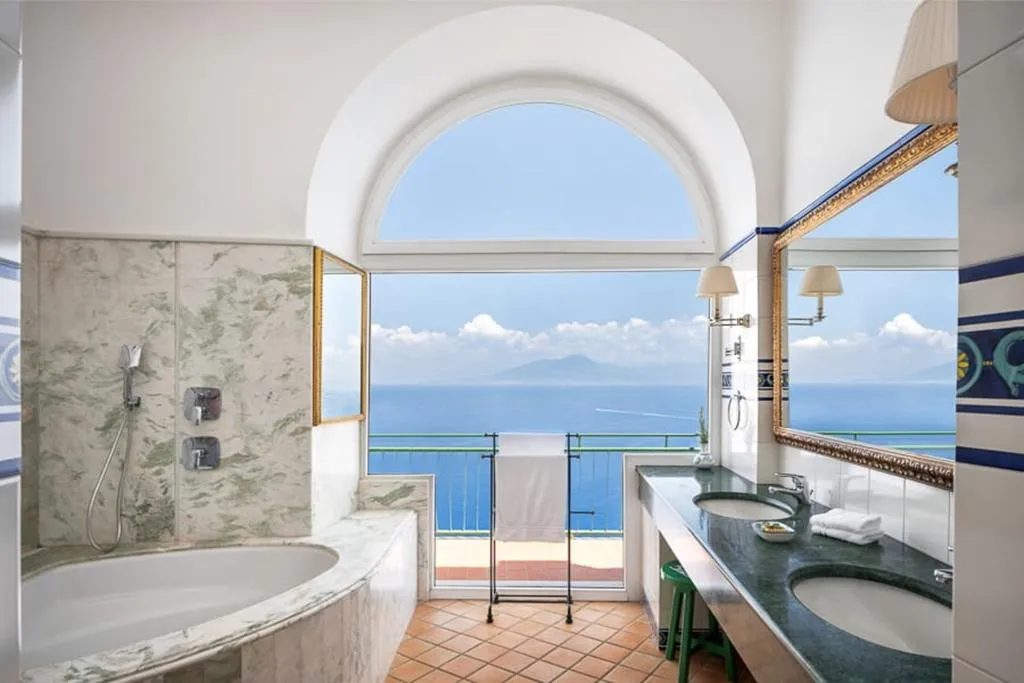 SUITE STANDARD Room, Caesar Augustus, Naples