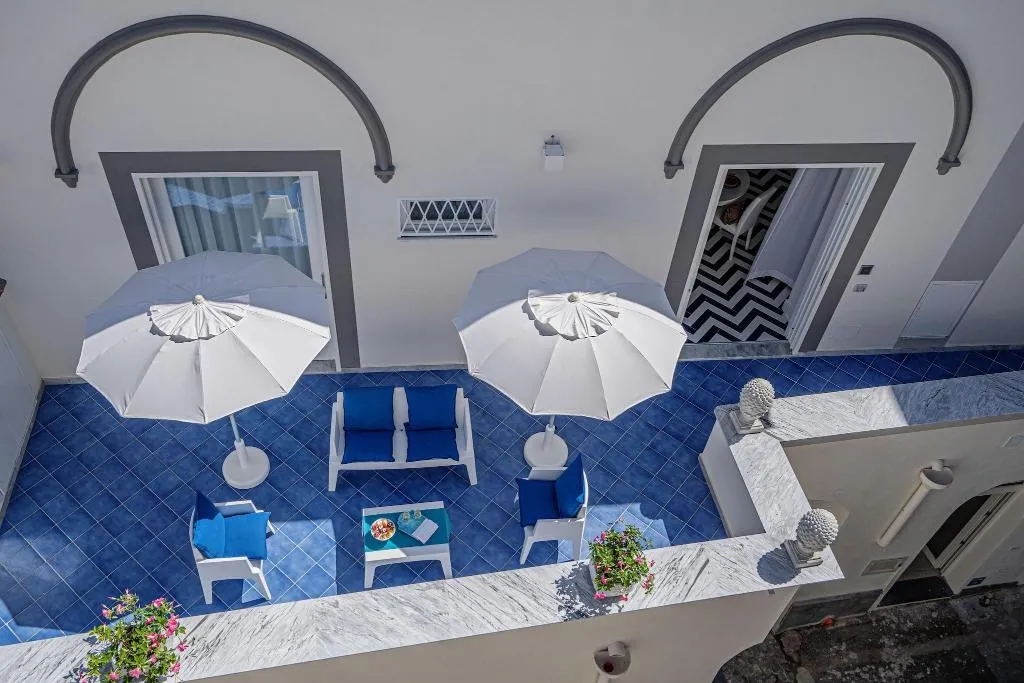 Room LUXURY Room, Palazzo Murrano, Naples