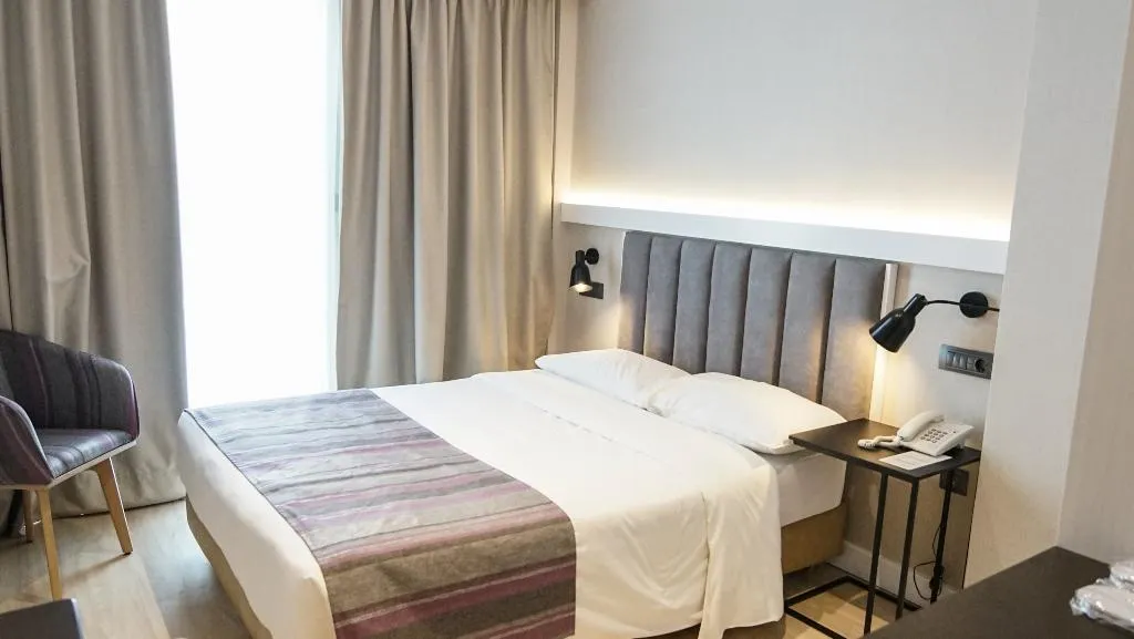 SINGLE STANDARD Room, Athens Cypria, Athens