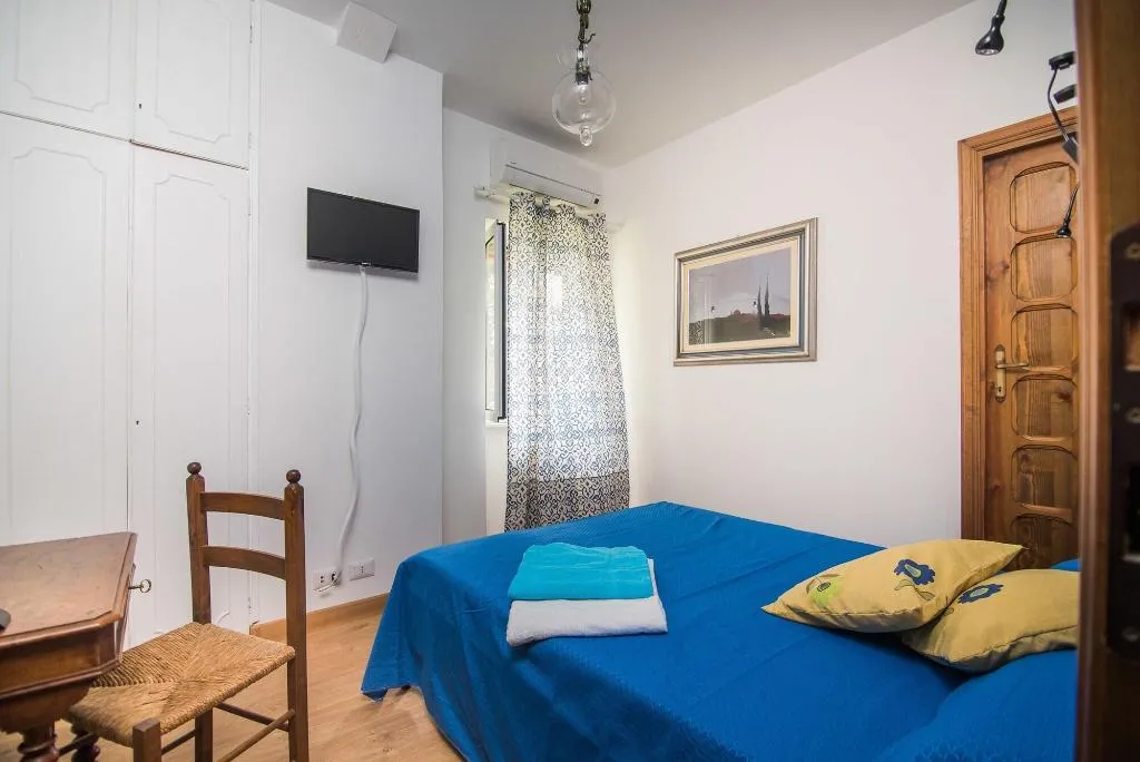 Room, Villa Degli Oleandri, Rome