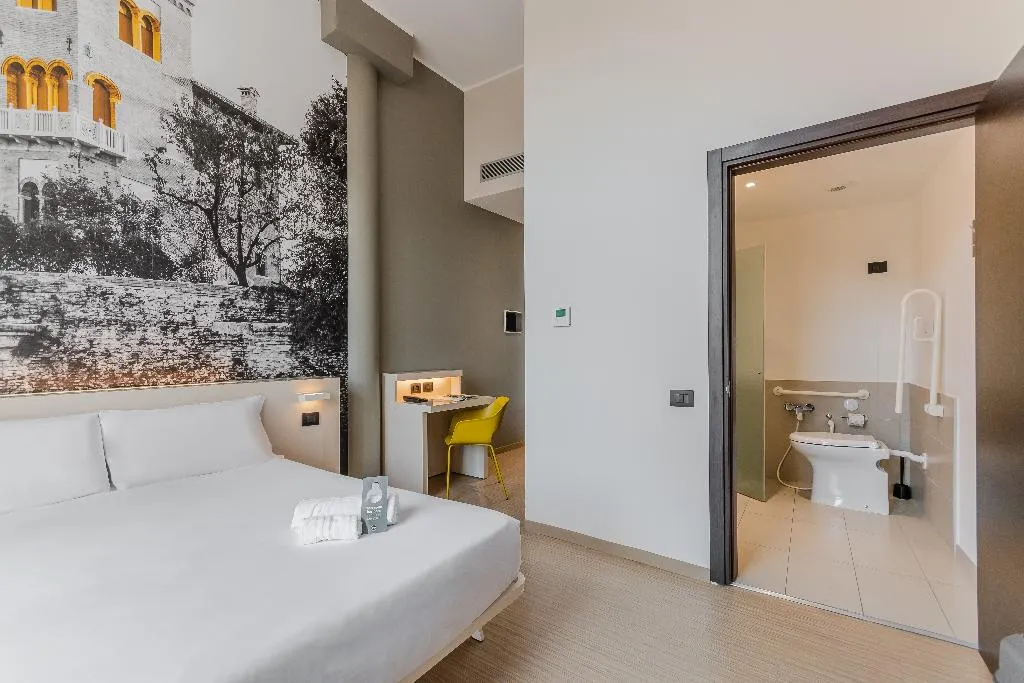 DOUBLE STANDARD Room, B&B Hotel Treviso, Venice
