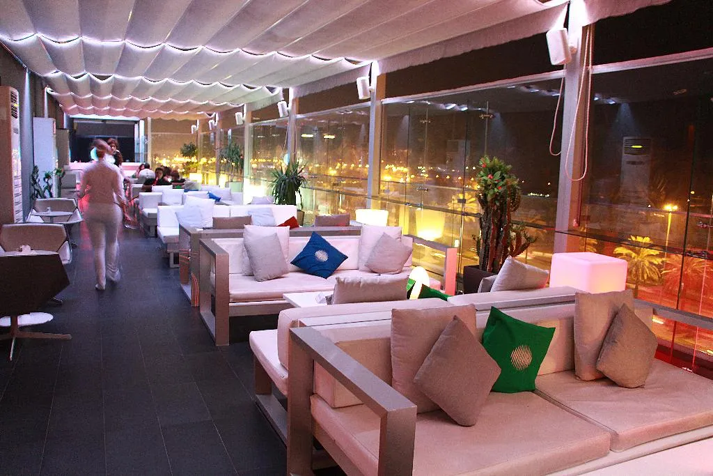 Terrace, Hues Boutique, Dubai