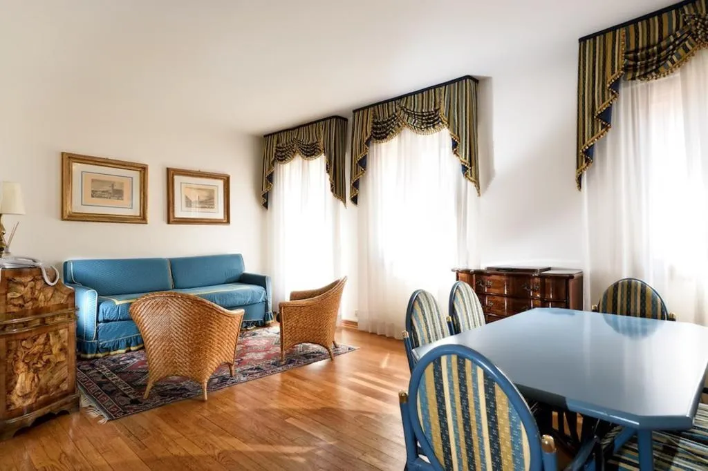 SUITE CAPACITY 5 Room, Royal San Marco, Venice