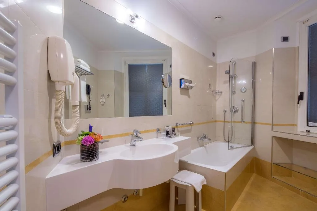 TWIN SUPERIOR Room, UNA HOTELS Galles Milano, Milan