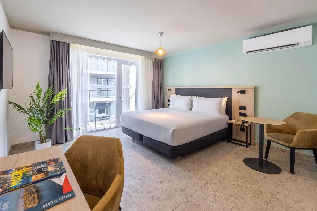 DOUBLE SUPERIOR KING BED Room, Hotel Levante St Julian´s Affiliated By Melia, Malta
