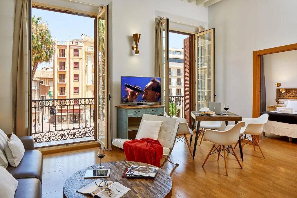 APARTMENT WITH BALCONY Room, Lodgingmalaga Plaza de la Constitucion, Costa Del Sol