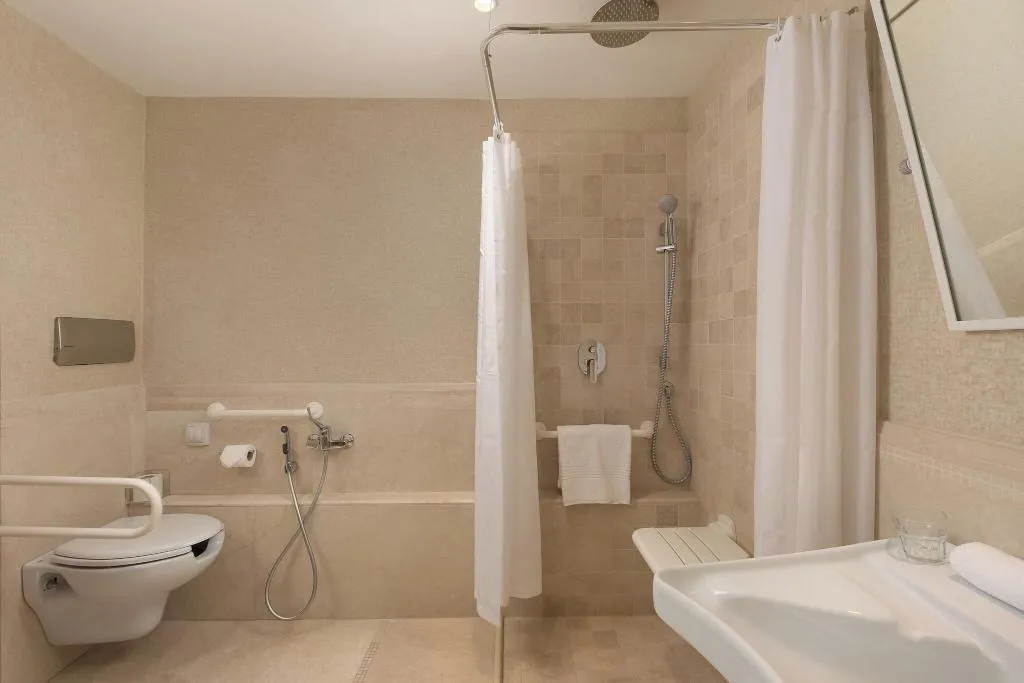DOUBLE DELUXE GARDEN VIEW Room, Sheraton Parco de' Medici Rome Hotel, Rome