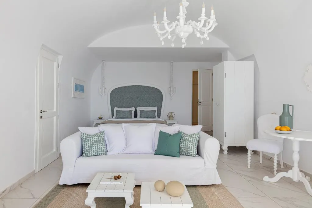 SUITE WITH PRIVATE POOL Room, Canaves Oia Suites, Santorini