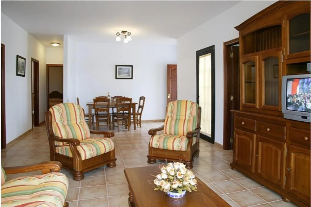 VILLA CAPACITY 6 THREE BEDROOM Room, Villas Salinas de Matagorda, Lanzarote