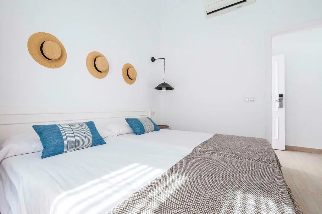Room, Lagos de Fañabe, Tenerife