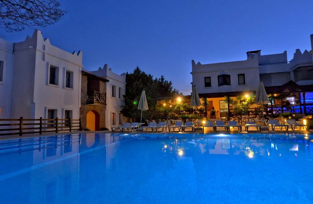 Pool, Atrium, Bodrum