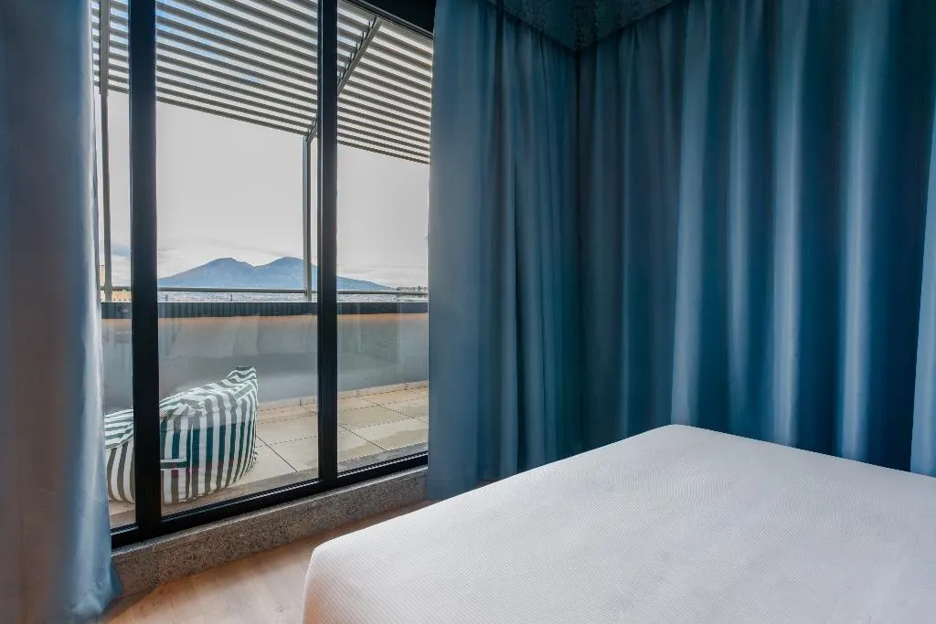 SUITE ONE BED Room, CX Naples Centrale, Naples