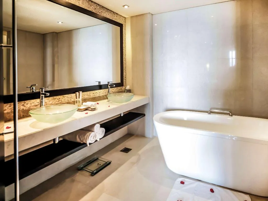 JUNIOR SUITE SEA VIEW Room, Rixos The Palm Hotel & Suites, Dubai